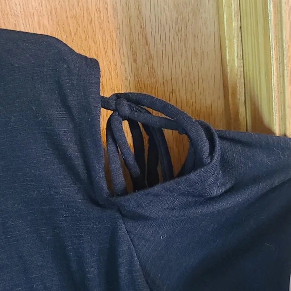 Long sleeve open shoulder top - Picture 2 of 4